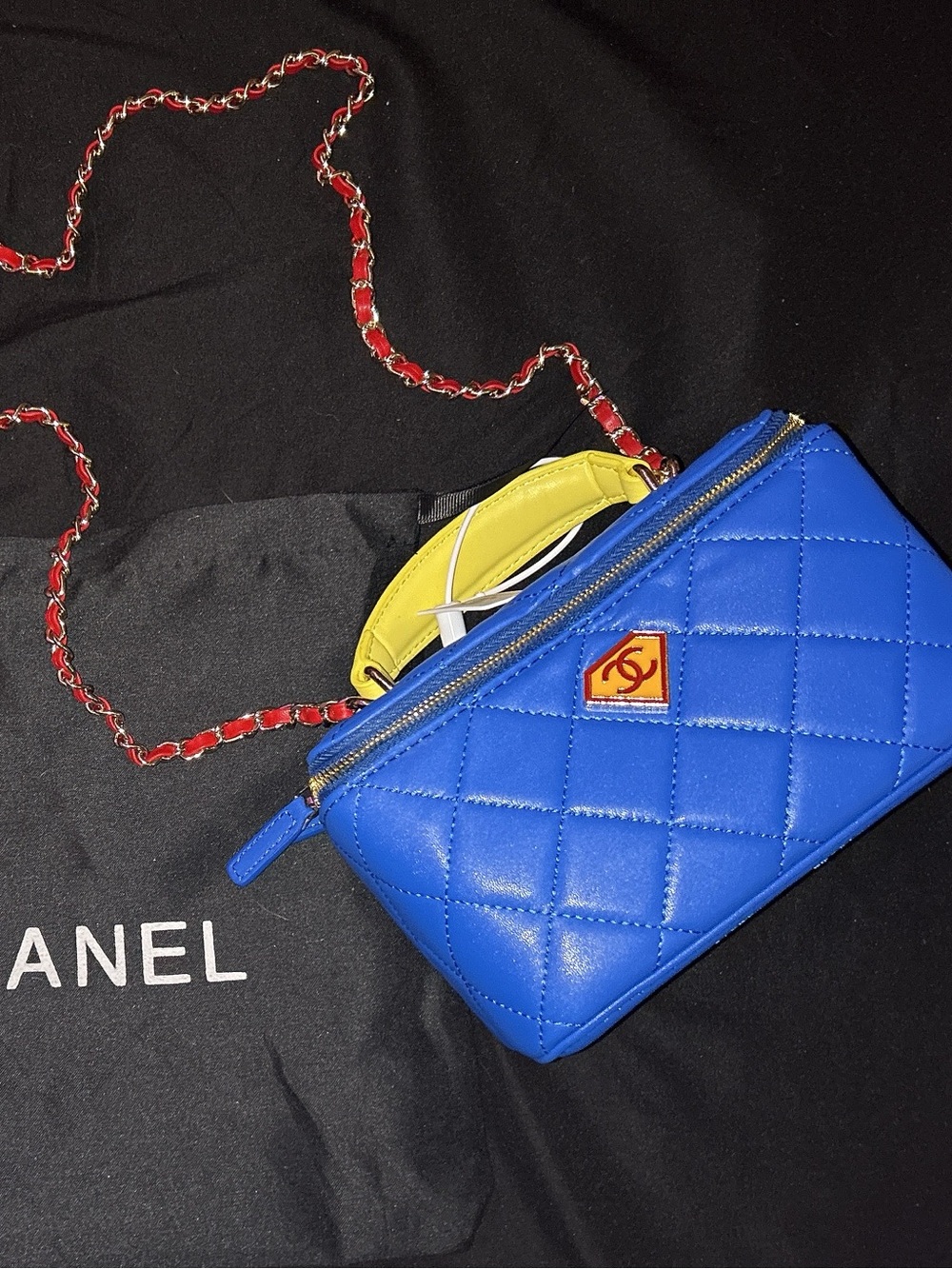 💙❤️ RARE Rare Comic Pop Art Superhero Quilted Blue Vanity Bag with Woven Chain